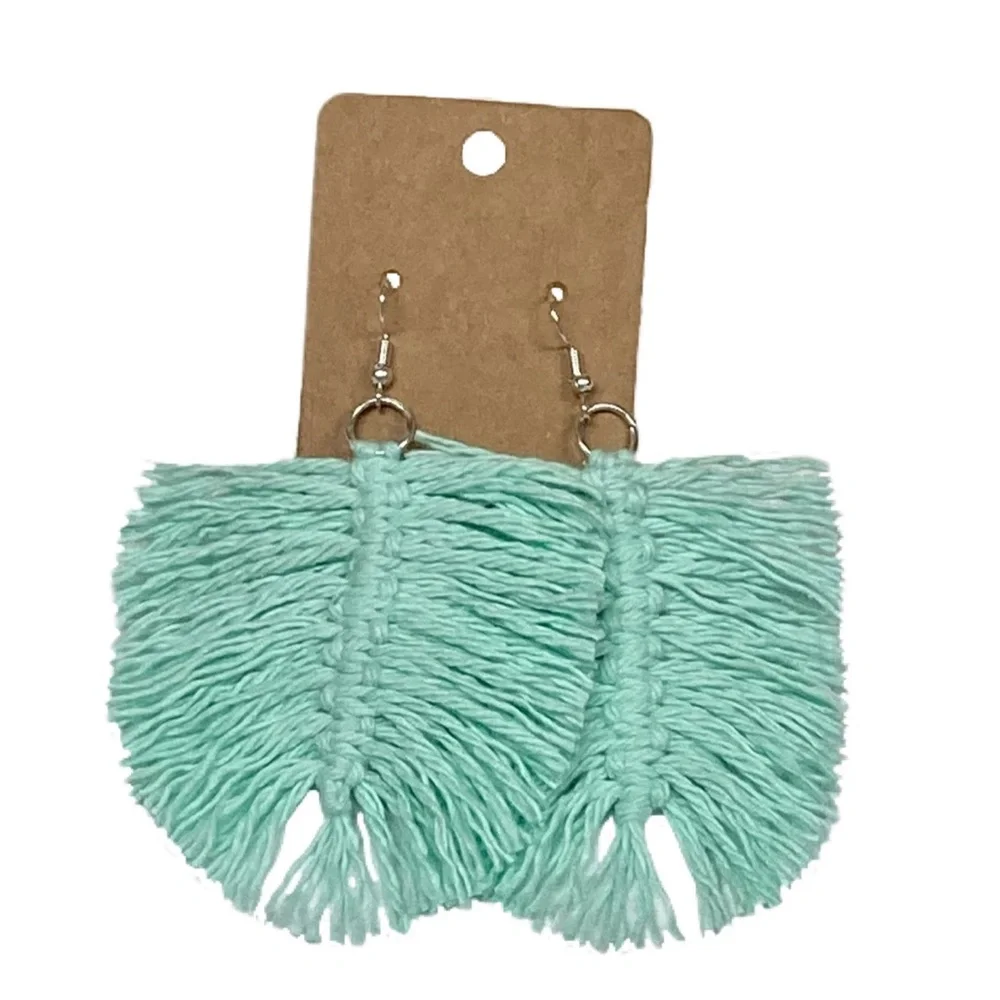 Handmade Boho Macrame Feather Earrings - Picture 1 of 1